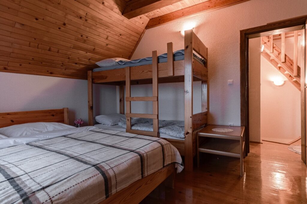 planinska-kuca-ela-visit-kupres-booking (4)