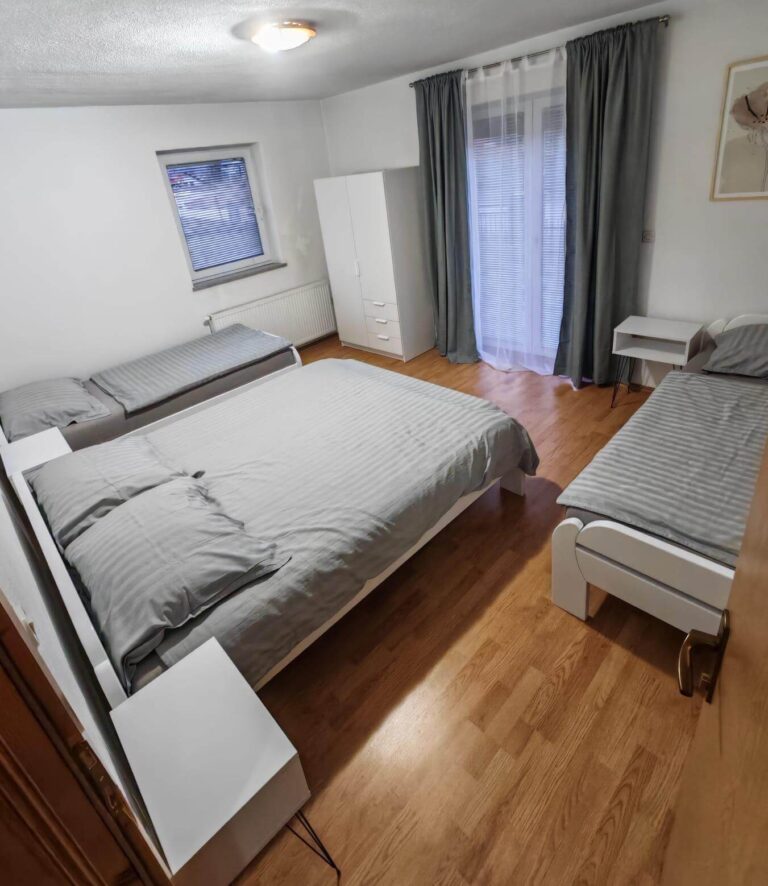 kuca-za-odmor-iva-visit-kupres-booking (18)