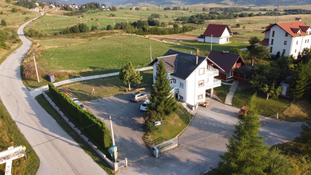 apartman-nikolina-visit-kupres-booking (17)