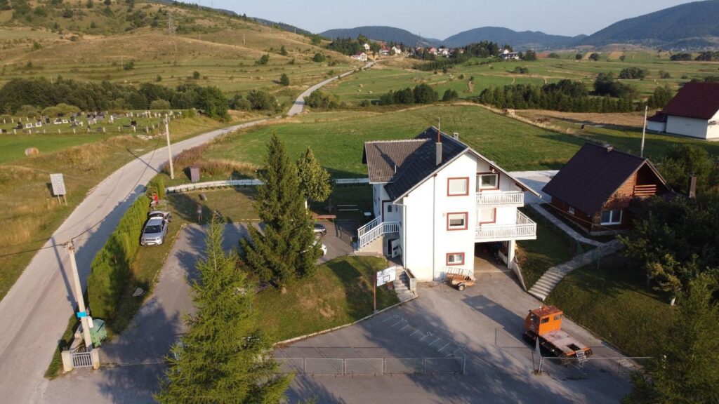 apartman-nikolina-visit-kupres-booking (19)